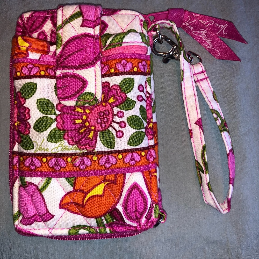 Vera Bradley | Pink Floral Wristlet